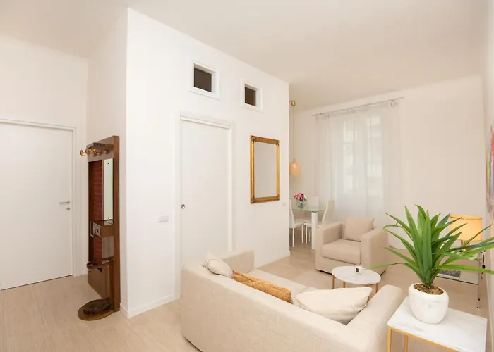 West Park With Parking By Solutions * コモ