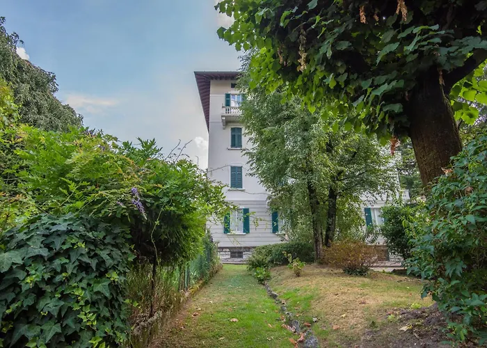 アパート West Park With Parking By Solutions コモ